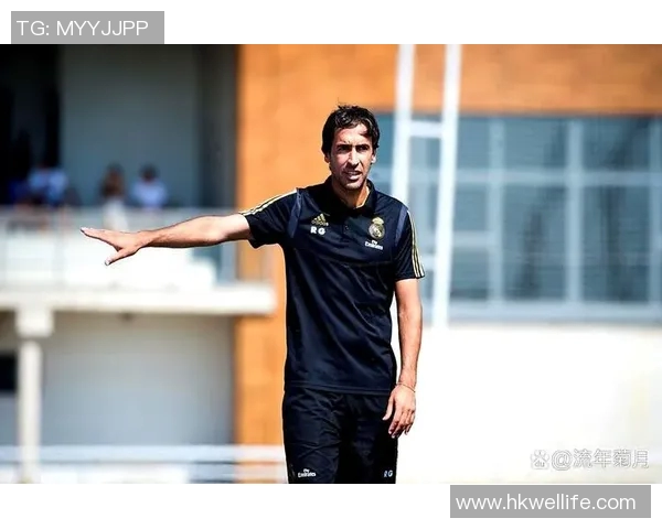 足球场上的球星外号揭秘：从小跳蚤到神奇飞翼，谁是你心中的传奇人物